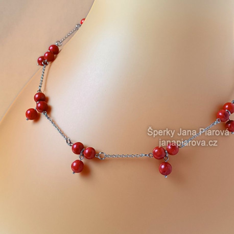 Náhrdelník / KORÁL / Kuličky 8 mm, 21 ks + 1 ks 7 mm/ Trojice mezi řetízky